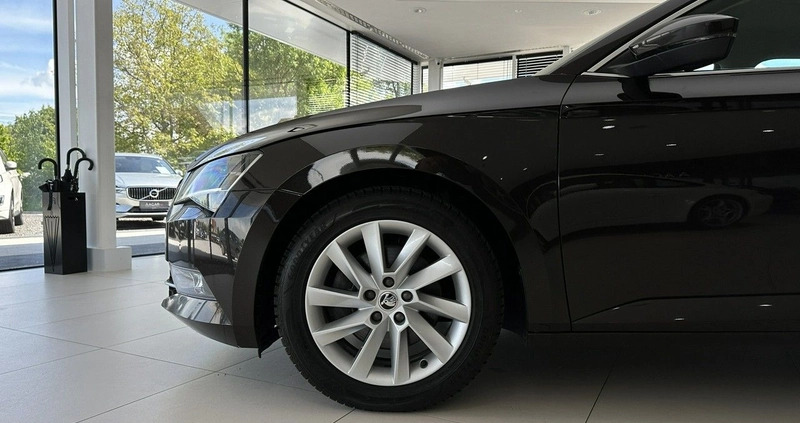 Skoda Superb cena 99900 przebieg: 135160, rok produkcji 2019 z Mogilno małe 781